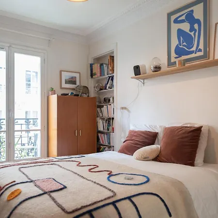 Charming Cocoon Close To Montmartre