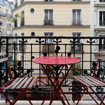 Charming Cocoon Close To Montmartre Apartment